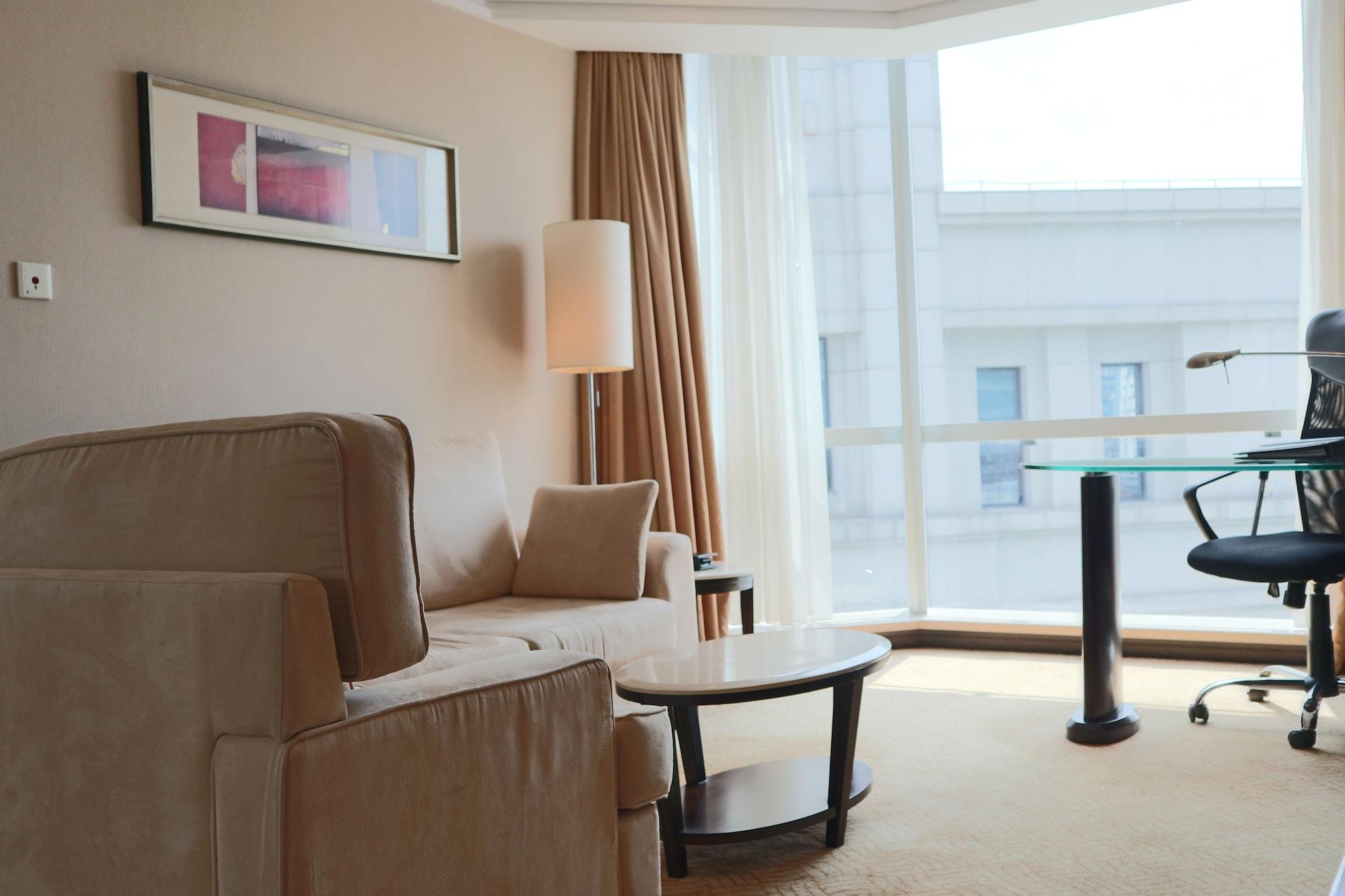 Howard Johnson Huaihai Hotel Shanghai Exterior photo