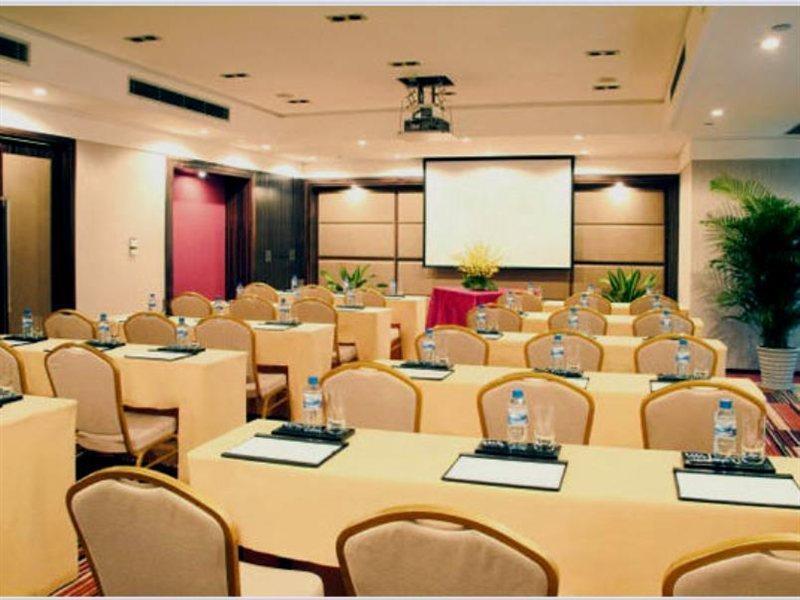 Howard Johnson Huaihai Hotel Shanghai Exterior photo